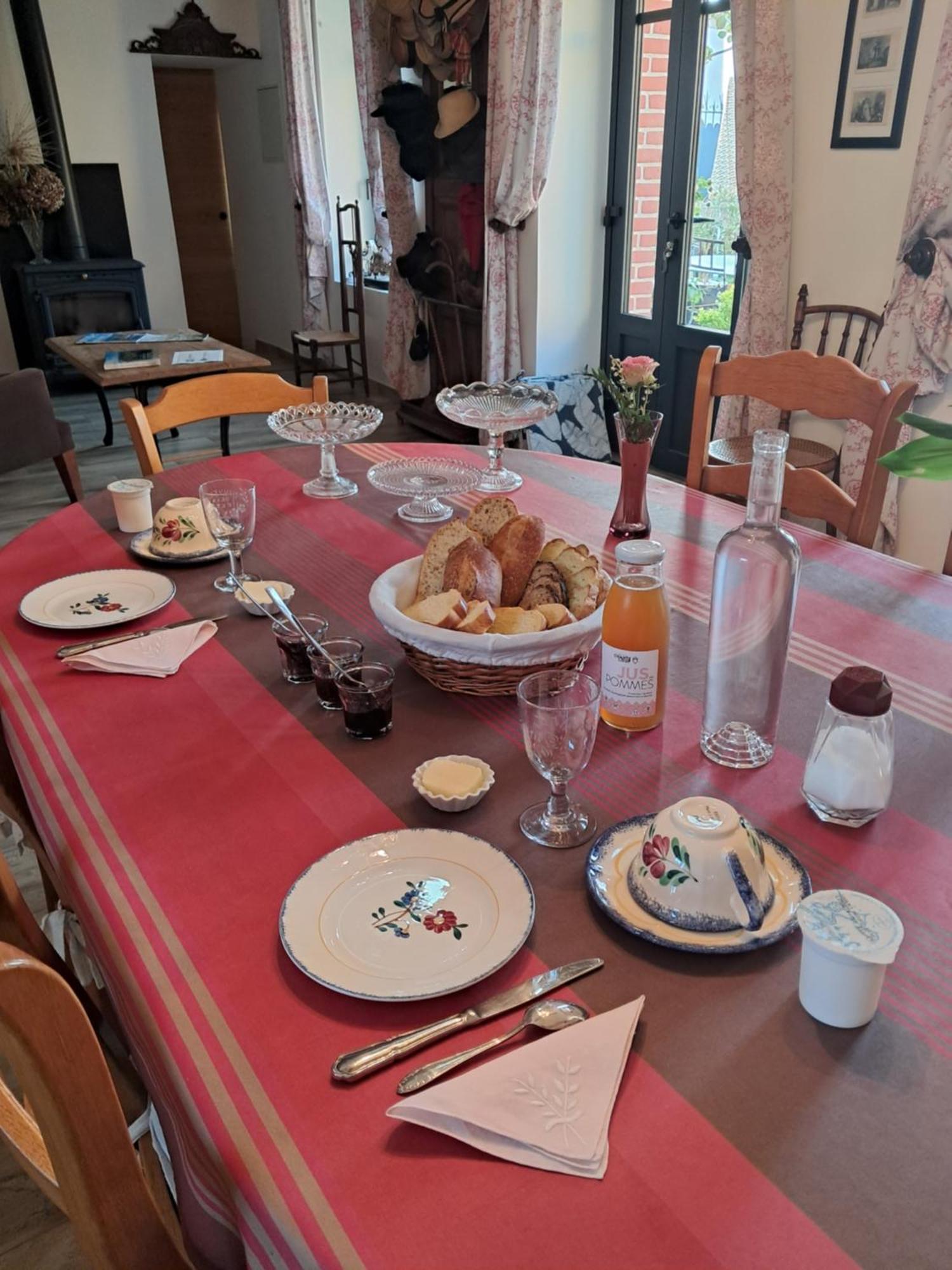 Le Jardin Bed & Breakfast Coudeville Екстериор снимка
